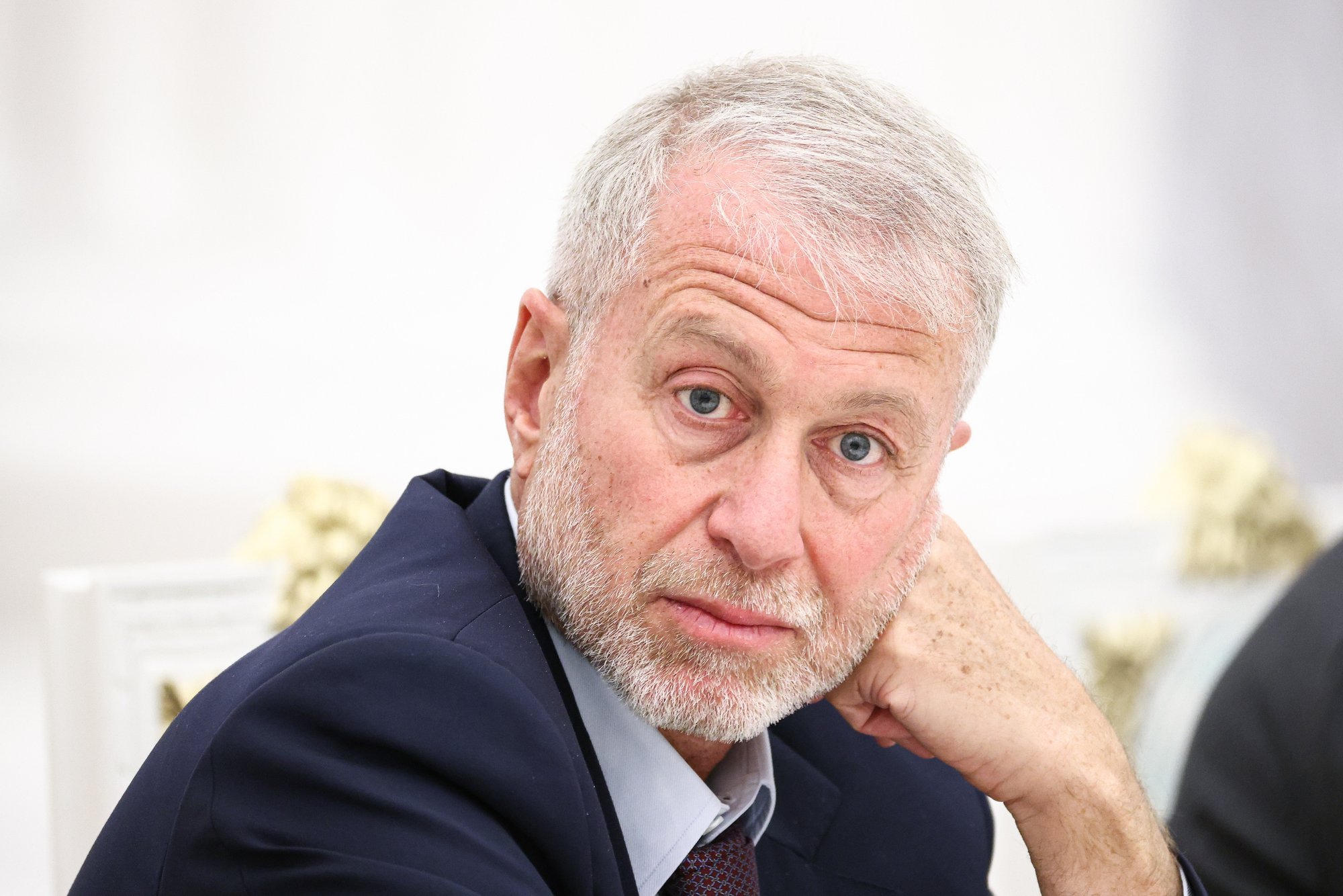 Briti valitsus käskis Abramovitšil anda Chelsea müügist teenitud miljardid ukrainlastele