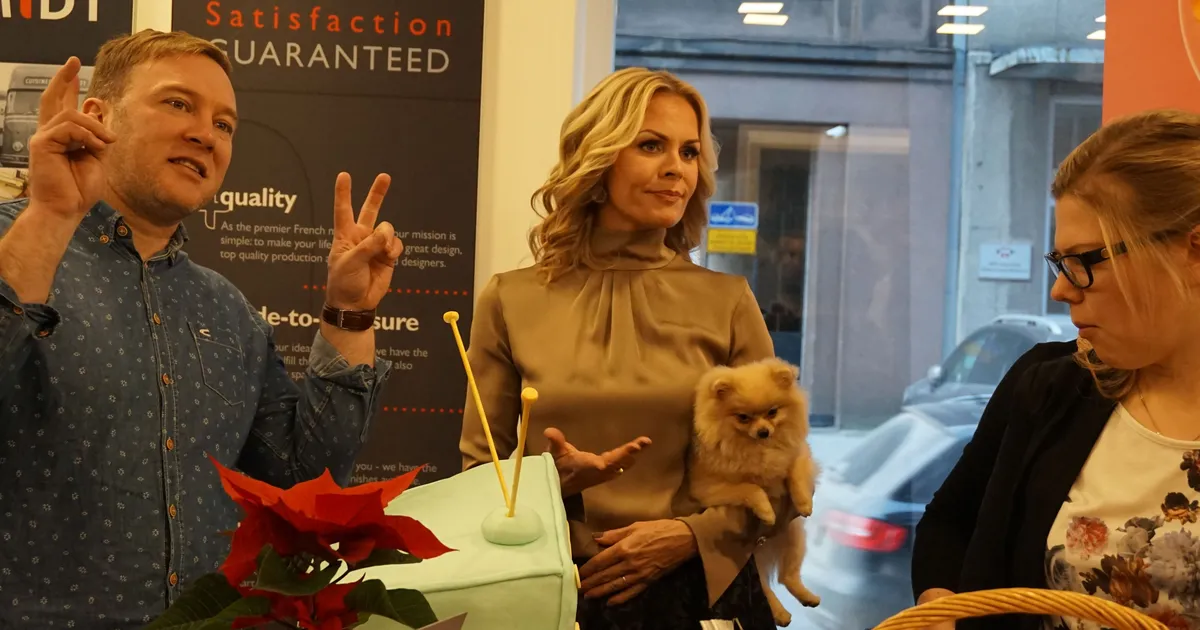 «C'est la vie!» Angeelika Kang pani ühe oma kohviku uksed kinni ja inventari müüki