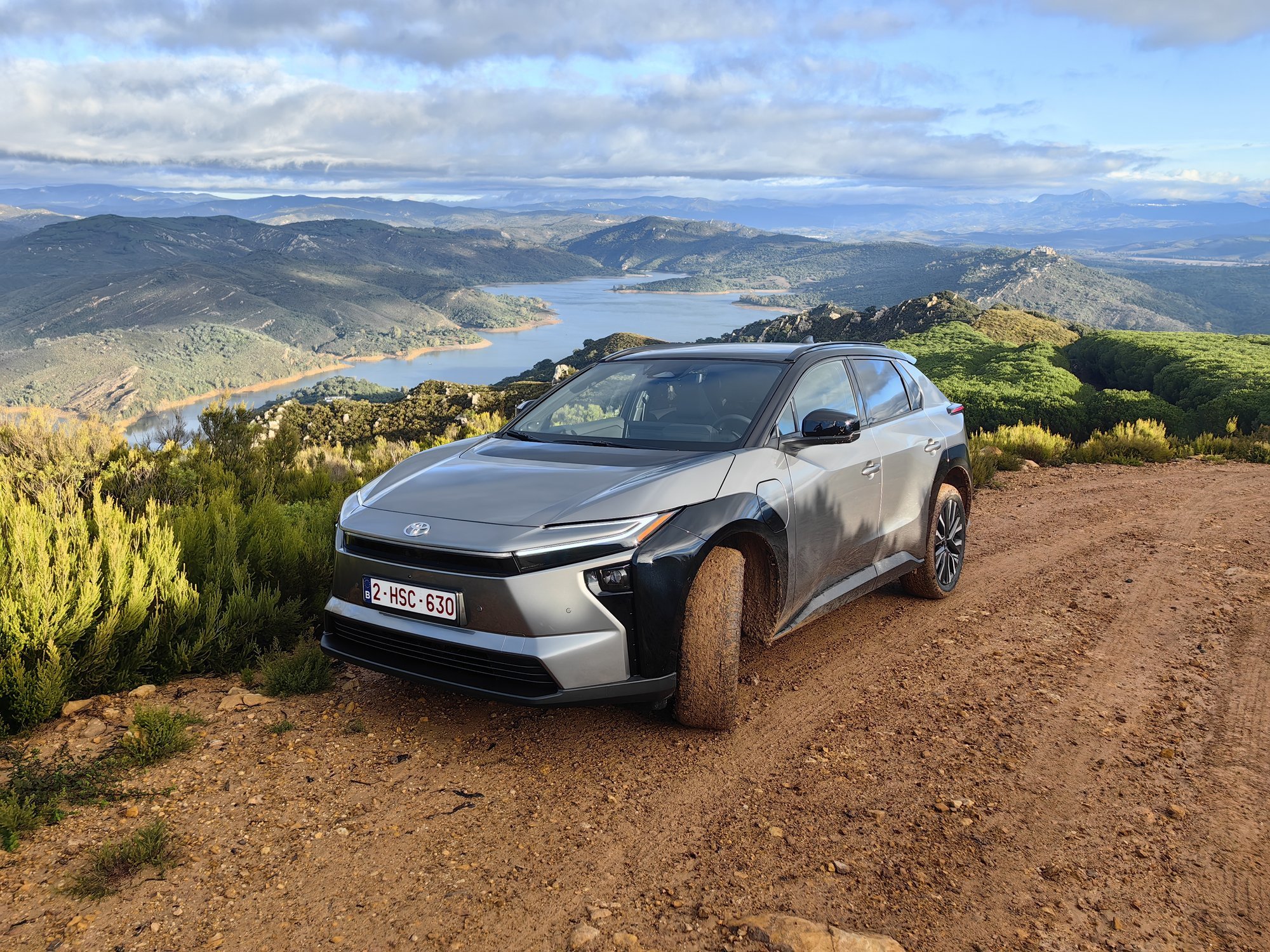 PROOVISÕIT | Pilk peale, käsi külge: uuendatud Toyota bZ4X