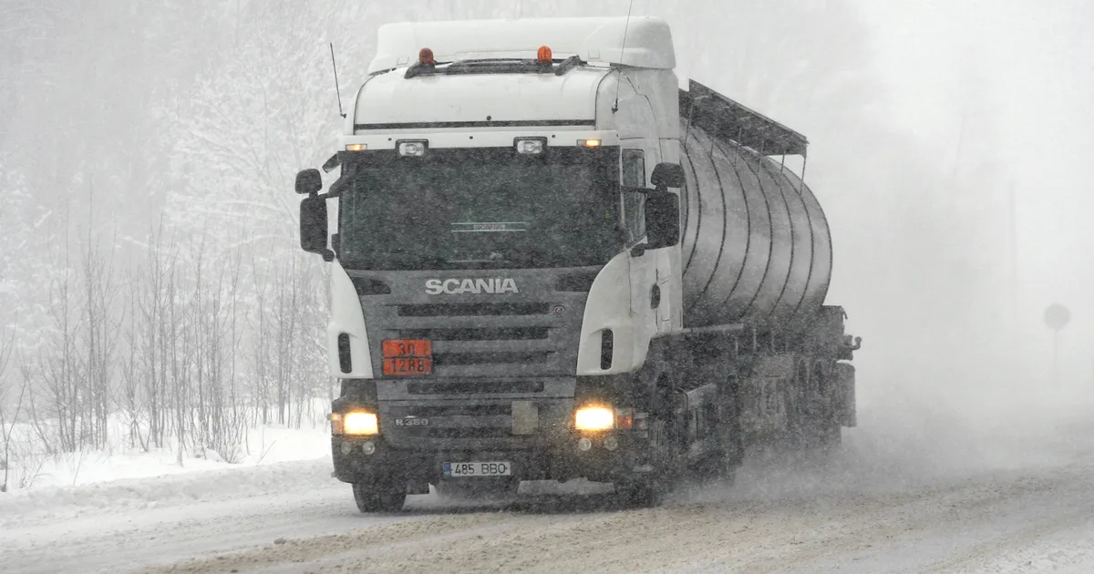 Rekkajuht sõitis kurvi otseks ja oleks sellega sõiduautole sisse sõitnud: tajun siiani, kui napilt see kõik läks