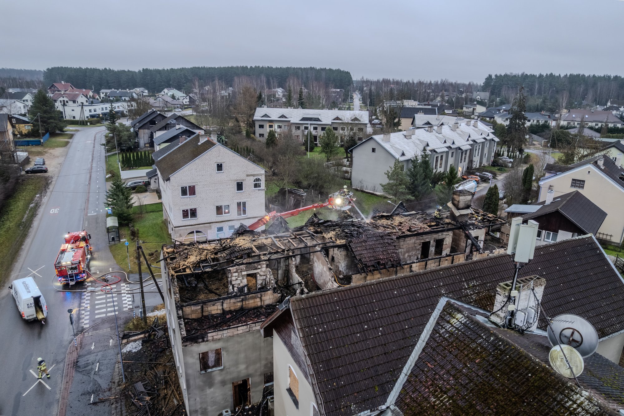 Ihastes põlenud tondilossi on politseil ja päästjatel sageli asja. Omanik loodab hoone üles vuntsida