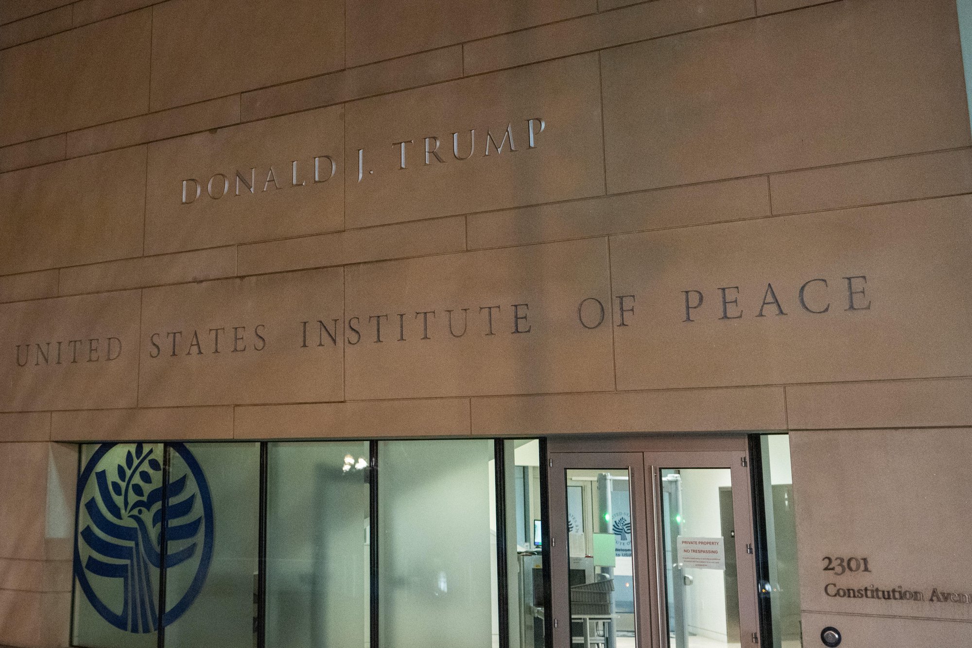 Valge Maja saatis iseseisva rahuinstituudi laiali ja nimetas selle Donald Trumpi rahuinstituudiks
