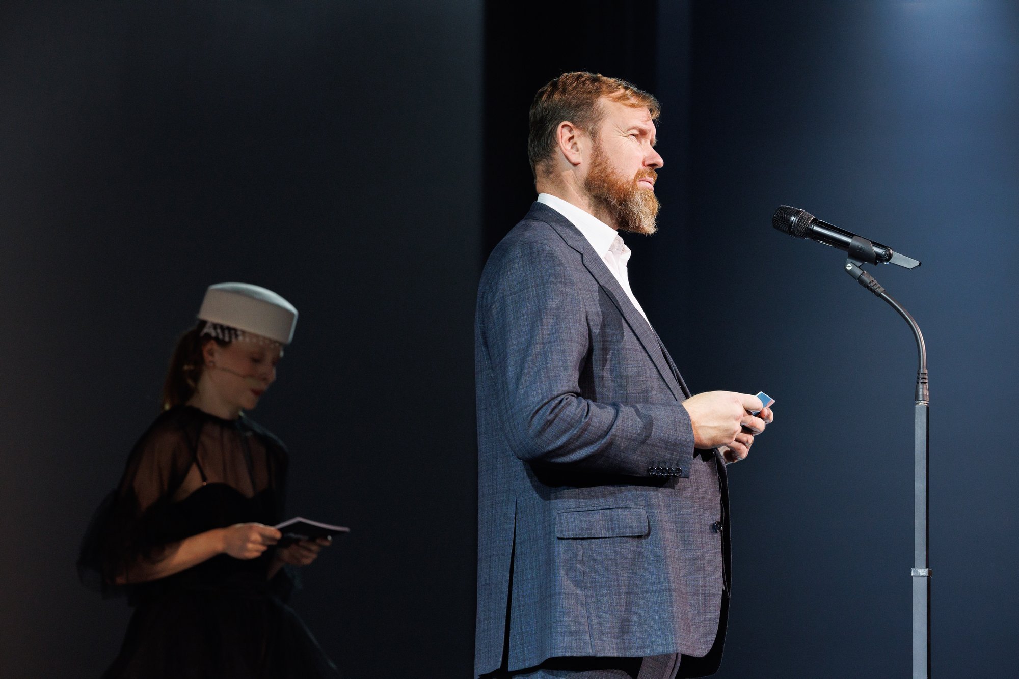 Alexela saatis töötajatele karmi hoiatuse: kulud kasvavad tuludest kiiremini, juhte on liiga palju