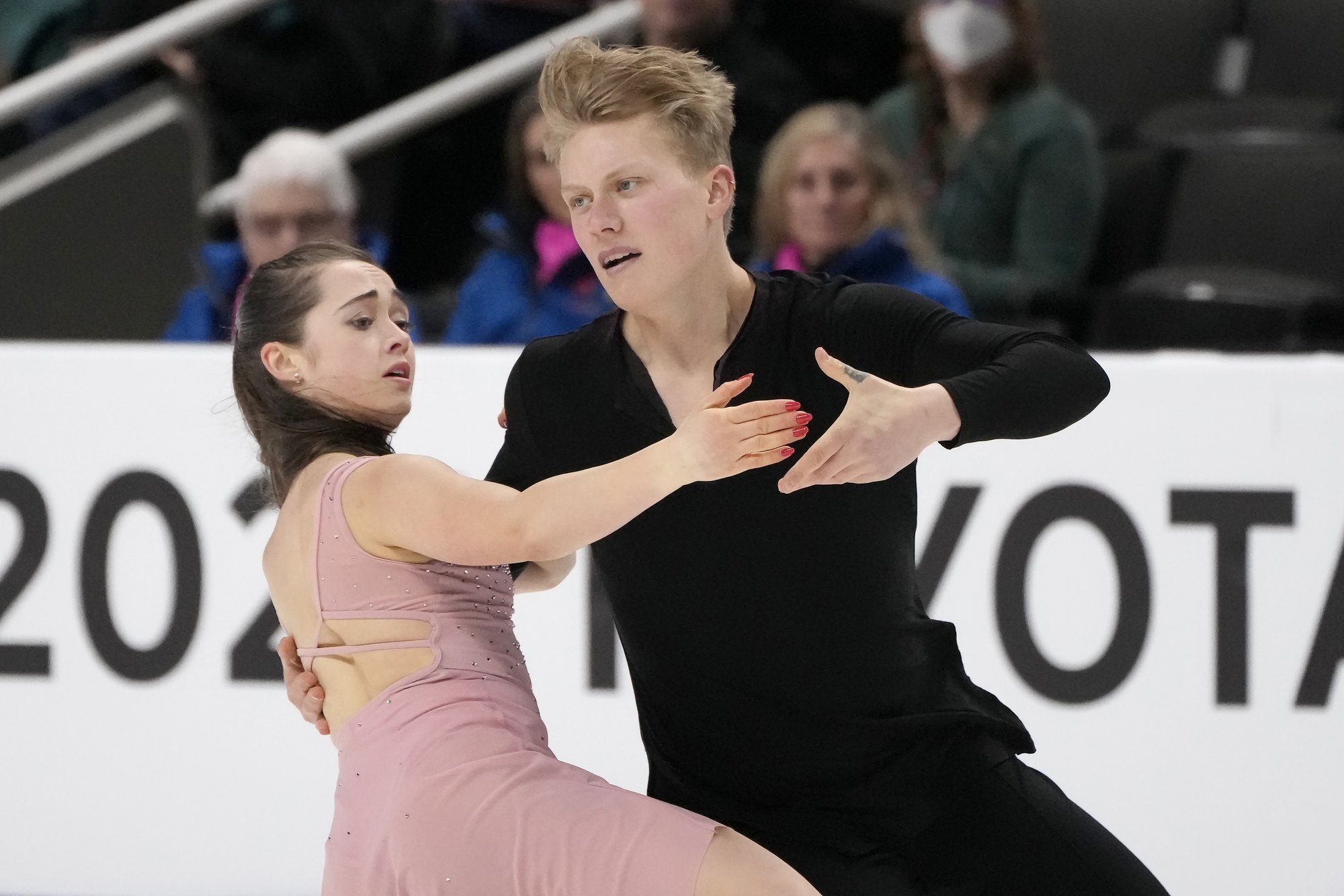 Eestit esindanud jäätantsija vastu seksuaalrünnakus süüdistatav iluuisutaja sai eluaegse võistluskeelu