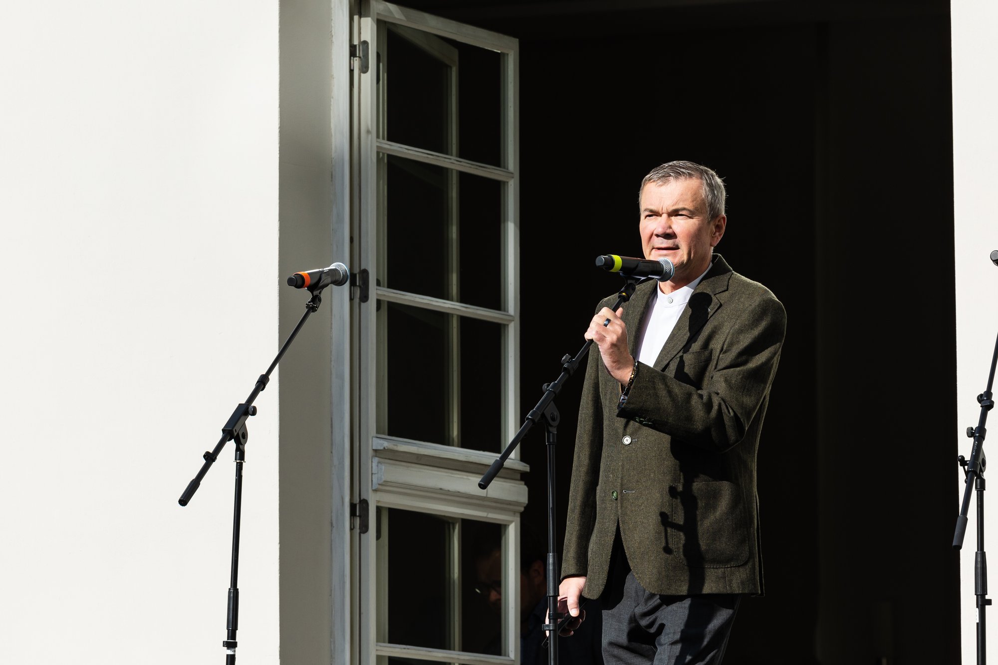 Tallinna Kesklinna vene kooli direktor vallandati, põhjuseks vastuseis eestikeelsele haridusele üleminekule