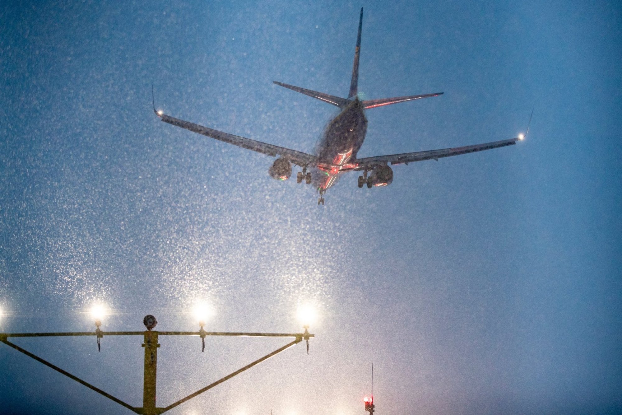 Tormine ilm lõi Tallinna lennuliikluse sassi: mitmeid lende on tulnud suunata varulennuväljale