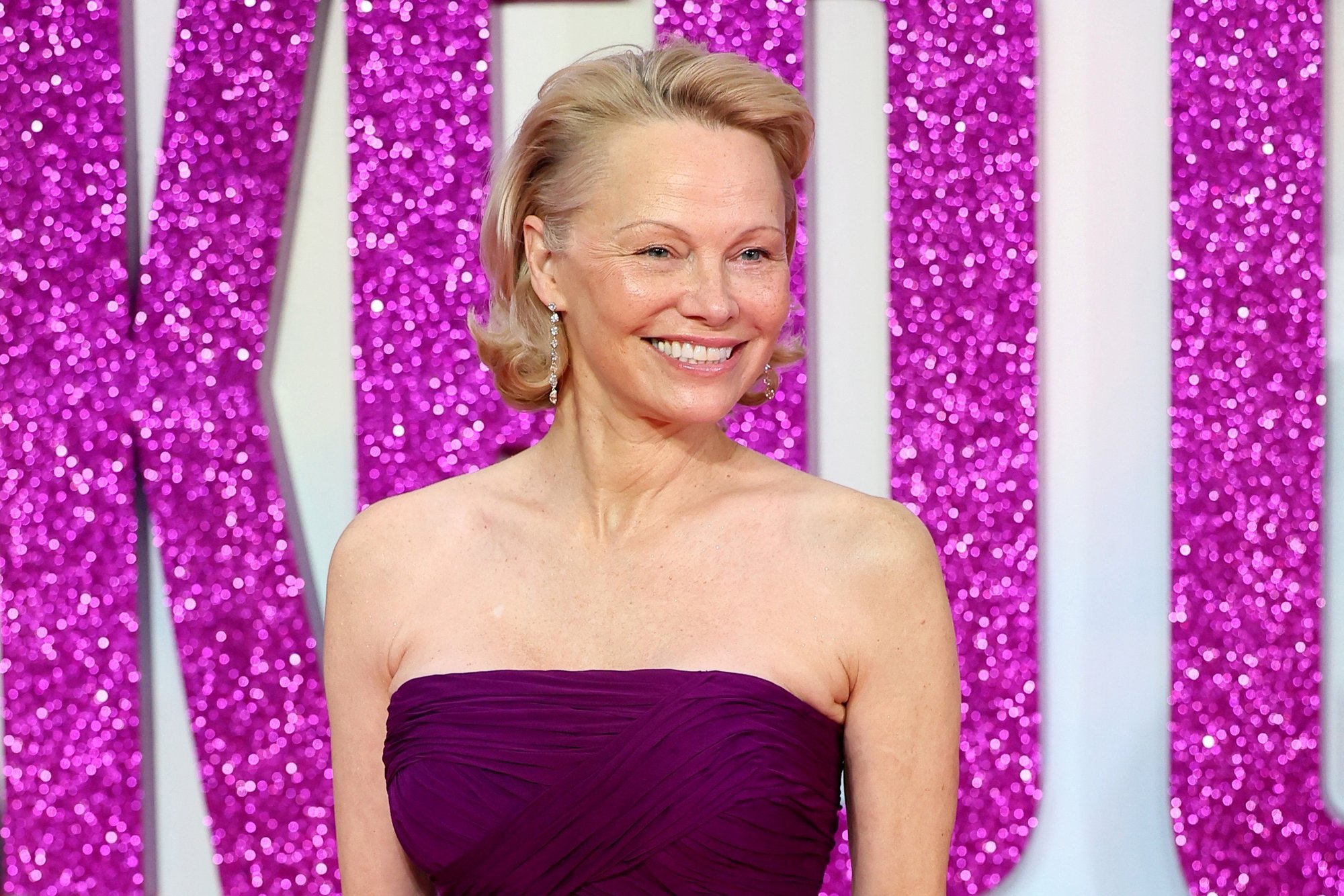 Pamela Anderson tahab endale soomekeelse perekonnanime võtta, kuid ei saa luba selleks