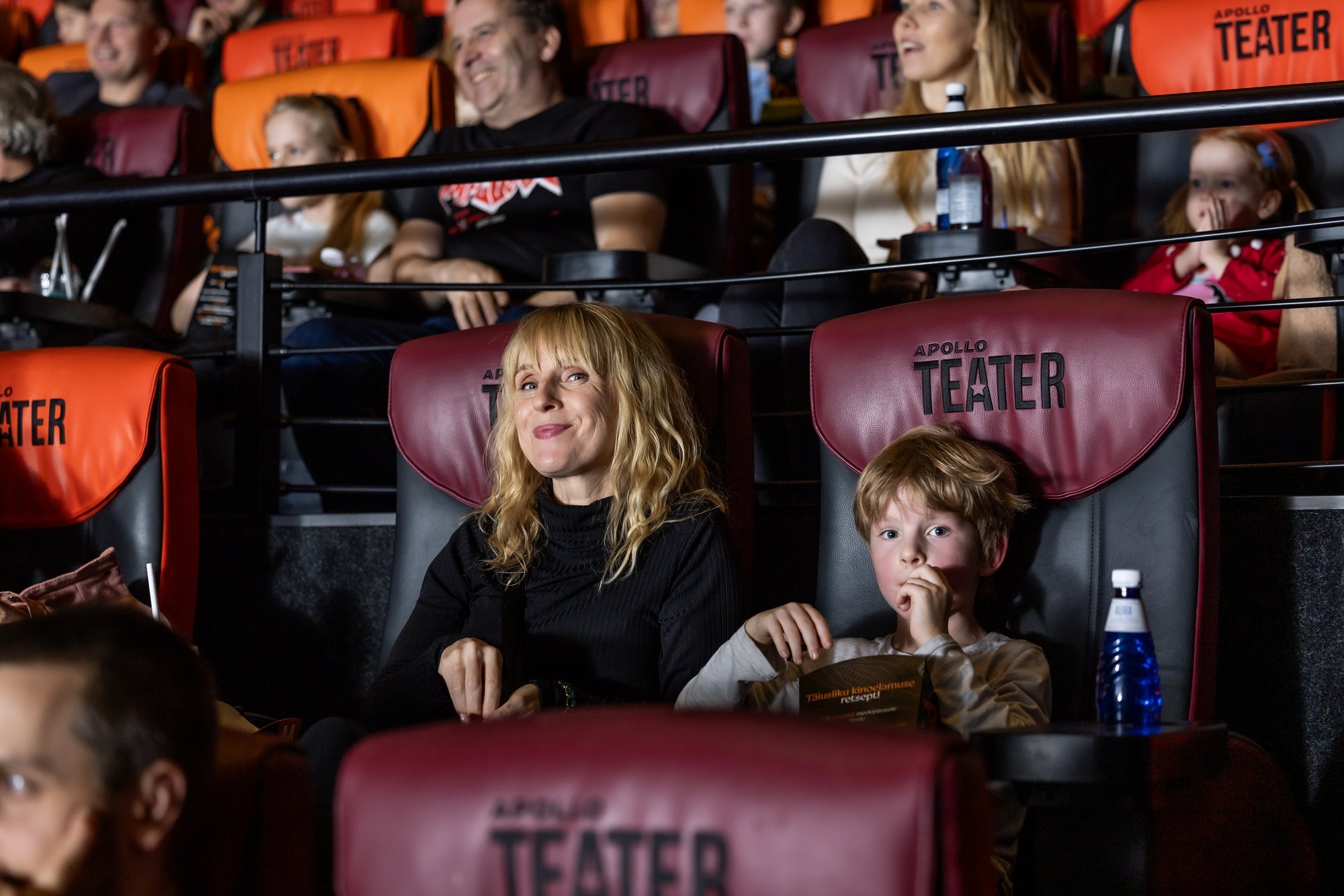 FOTOD | Armas vaatepilt! Eesti jõulumultifilmi esilinastust väisasid tuntud näod koos oma võsukestega