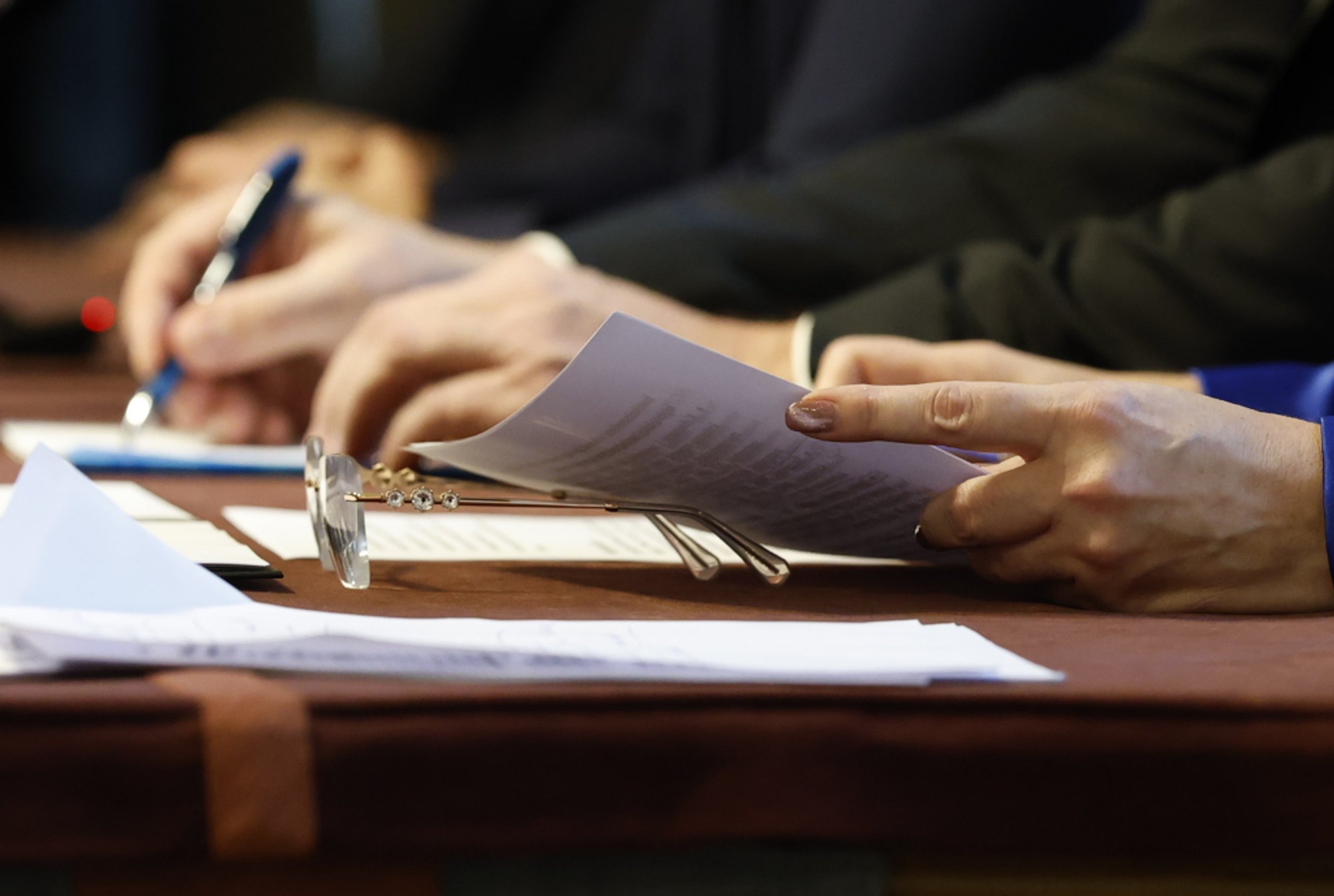 LOE TÄISMAHUS | Keskerakonna ja Isamaa võimuliit keskendub majanduskasvule ja perede toimetulekule