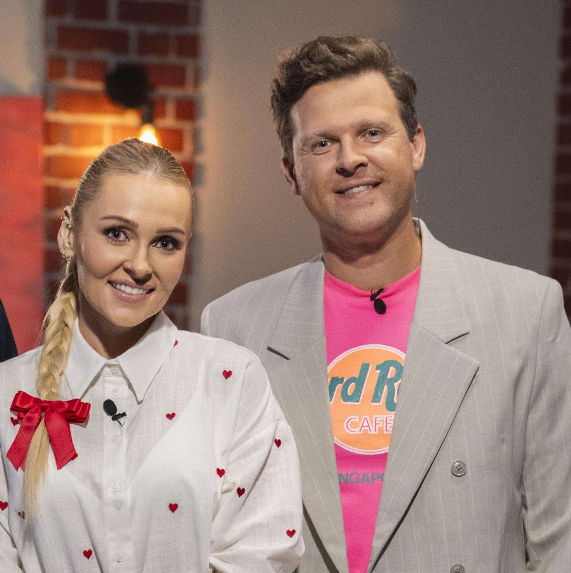 FOTOD | Grete Kuld ja Jürgen Pärnsalu tabati koos reisilennukis