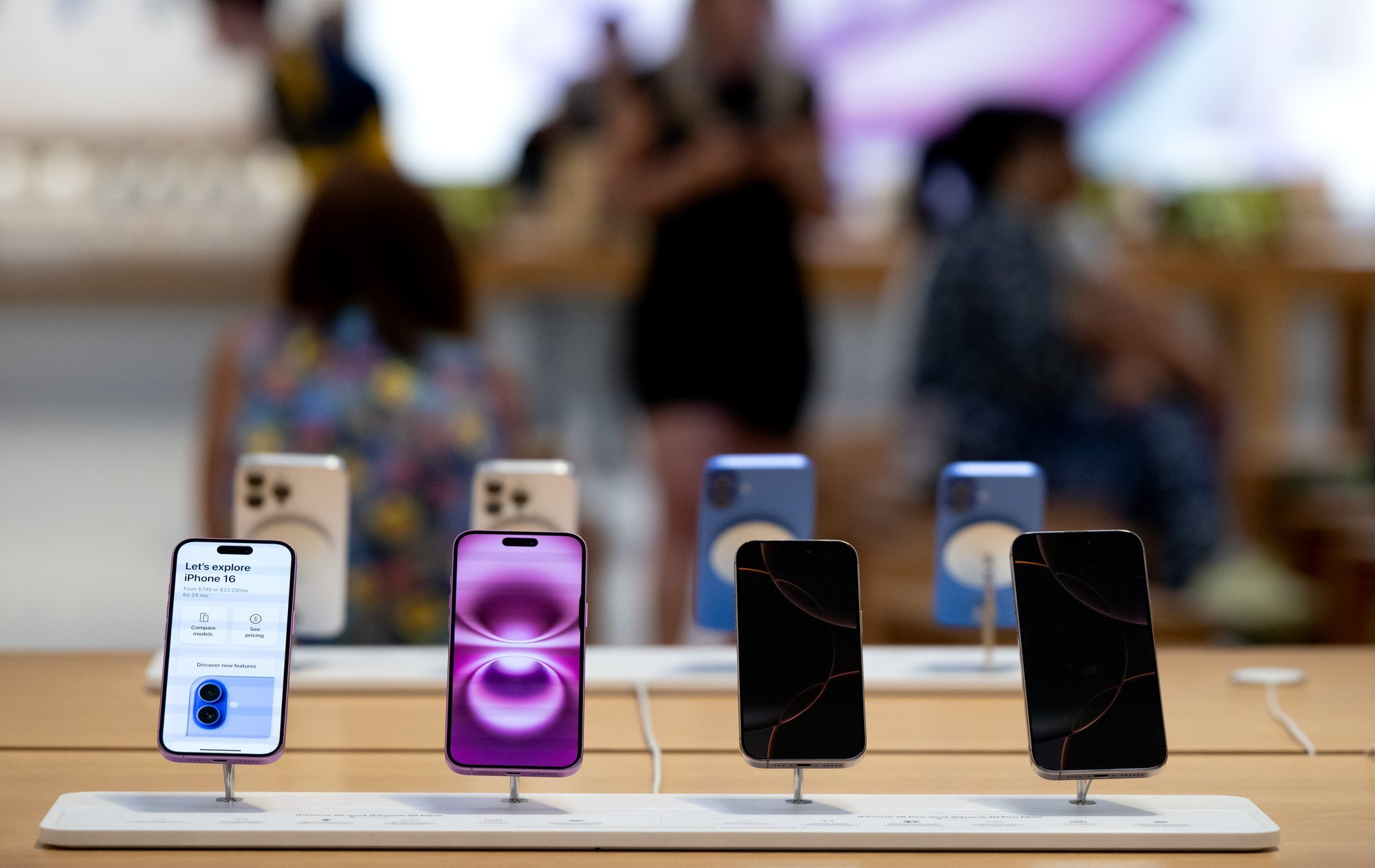 Ebameeldiv avastus: iPhone’i aku võib lennukis paisuma hakata