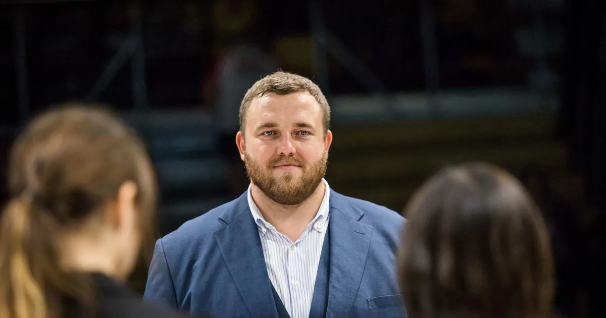 Baruto LHV kaardirikke järel: võiks ikka teavitada, et neil teist päeva per*e majas. Kardavad maine pärast või?