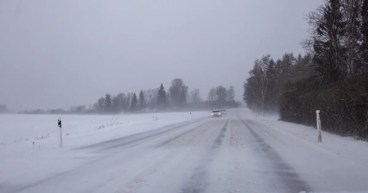 Sohvritel tuleb liikluses arvestada nõrga lumesaju, vähese lörtsi ja jäävihmaga