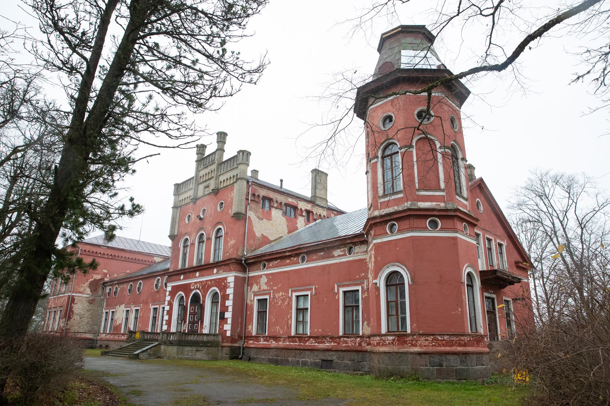 Riik paneb ajaloolise Porkuni mõisa taas müüki