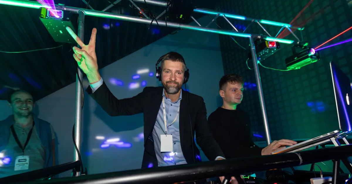 Riigikogulasele kuulunud raadiojaam vahetas omanikku, sõnasaated kaovad selle eetrist