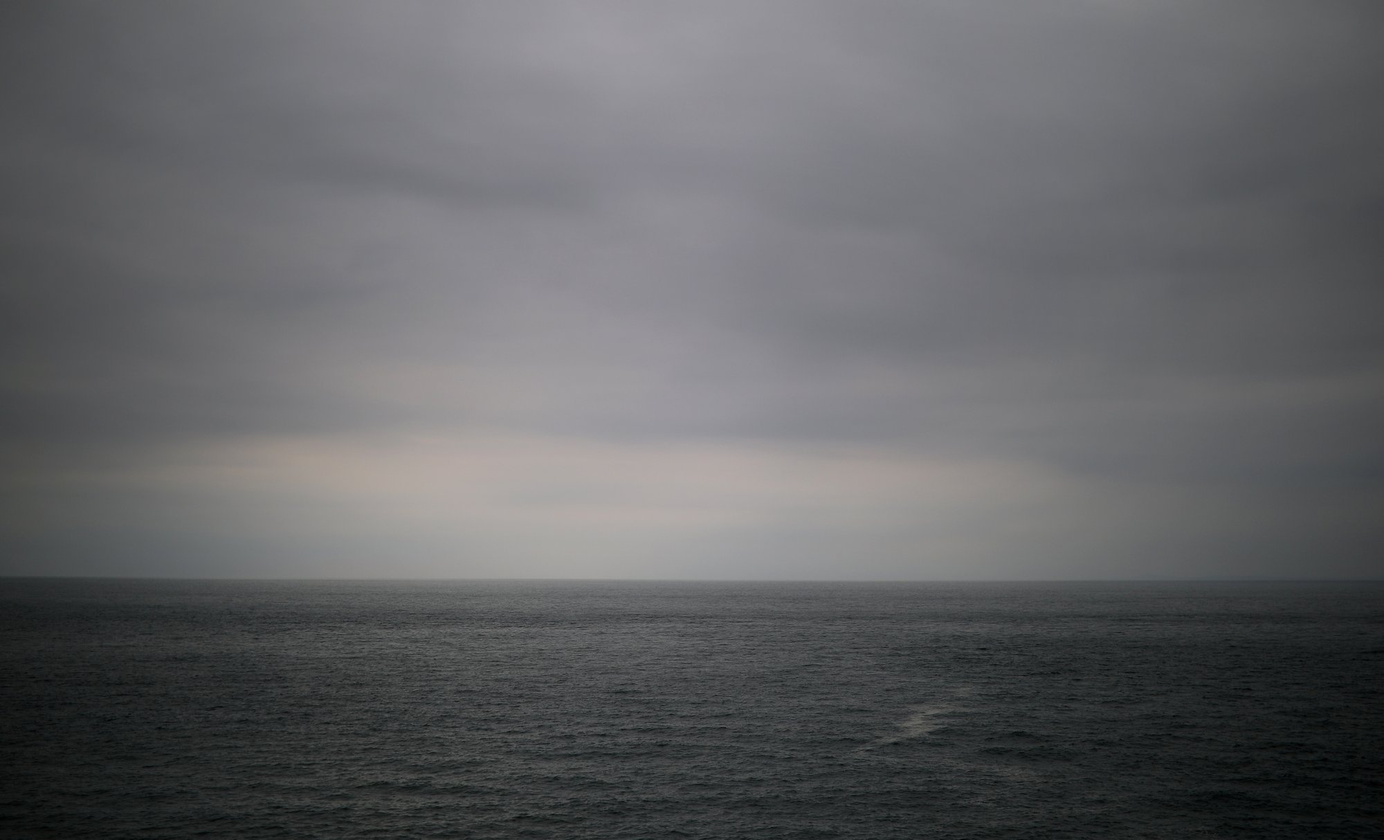 Suurbritannia rannikul jäi Atlandi põhjas kulgevate kaablite kohal ankrusse Vene laev, millel kästi lahkuda