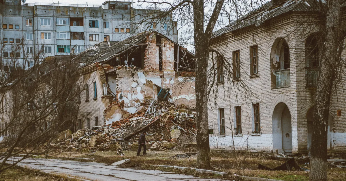 VIDEO ⟩ Ukraina sõdurid heiskasid Kupjanski administratiivhoonel riigilipu