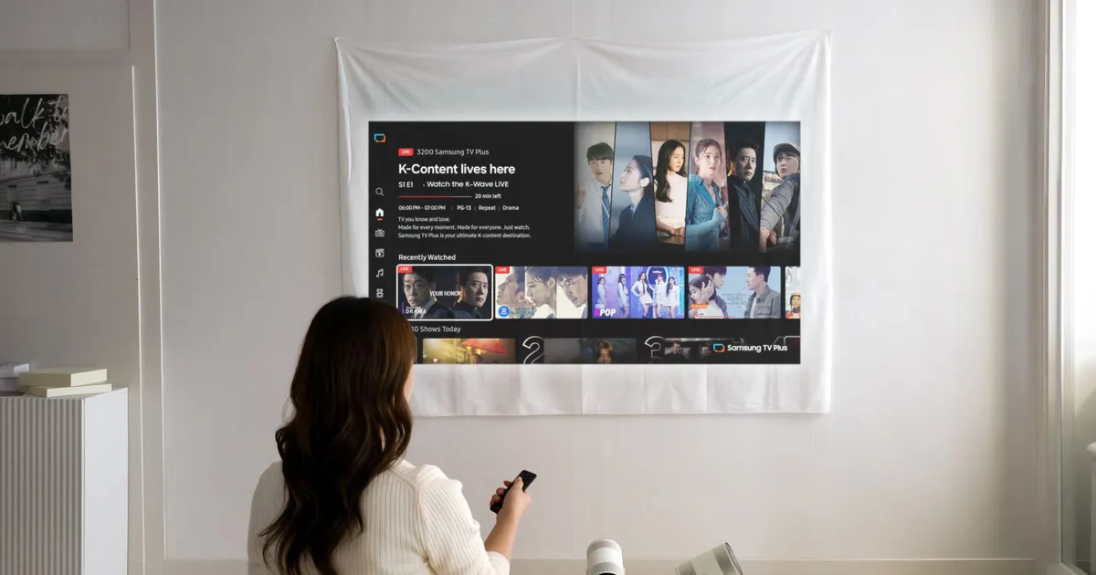 Uus tehisaruga miniprojektor ajab pildi sirgeks kasvõi kortsus linal