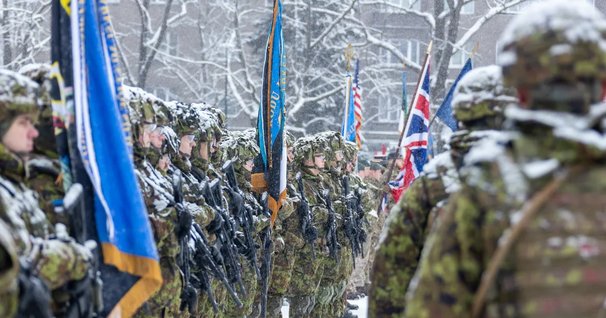 Relvarahu aastapäeval näeb Narvas mundrikandjate rivistust ja relvanäitust