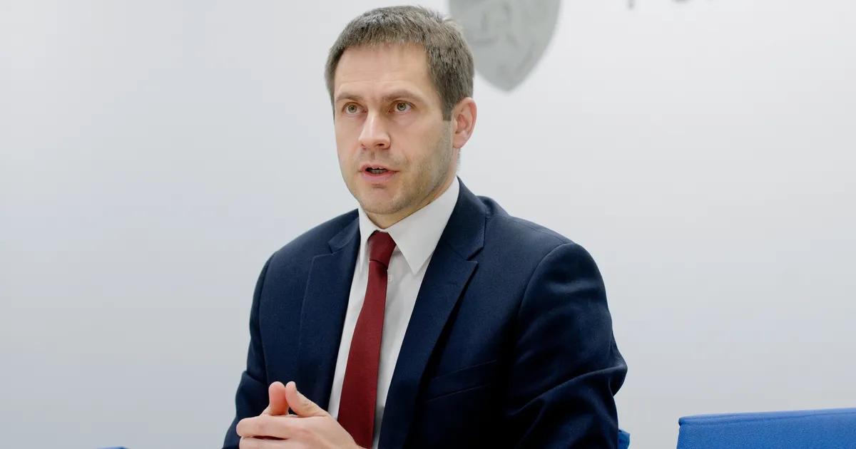 OTSEPILT ⟩ Õigeks mõistetud Elmar Vaher annab PPA peamajas pressikonverentsi