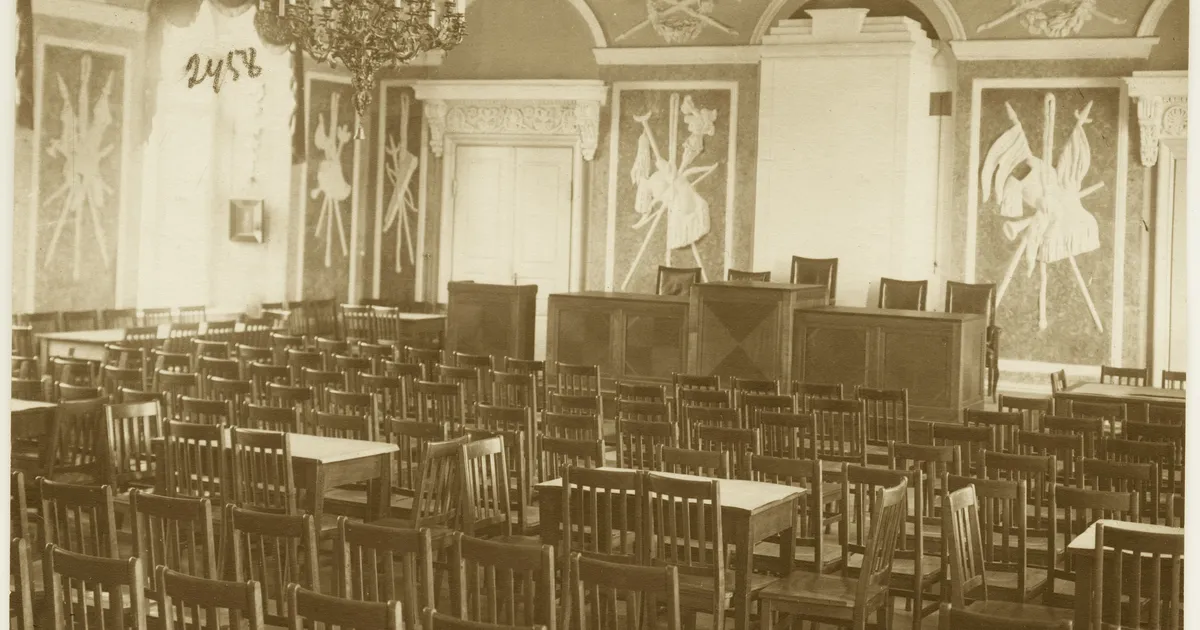 ELU25 ⟩ Archibald Kald: "Möögimine, määgimine ja hirnumine". 105 aastat esimesest Riigikogust.