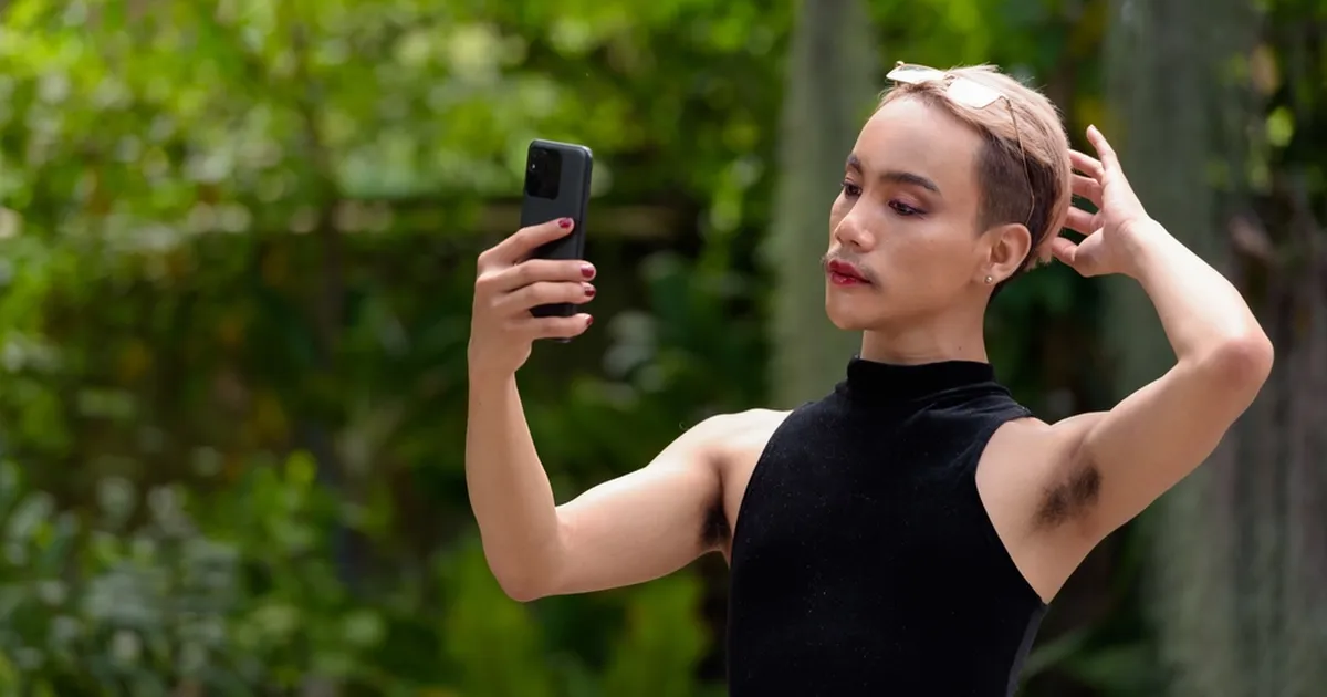 KLEIDIST ÜLIKONDA ⟩ «Mulle aitab!» Aastaid naisena tuntust kogunud sisulooja hakkab taas meheks