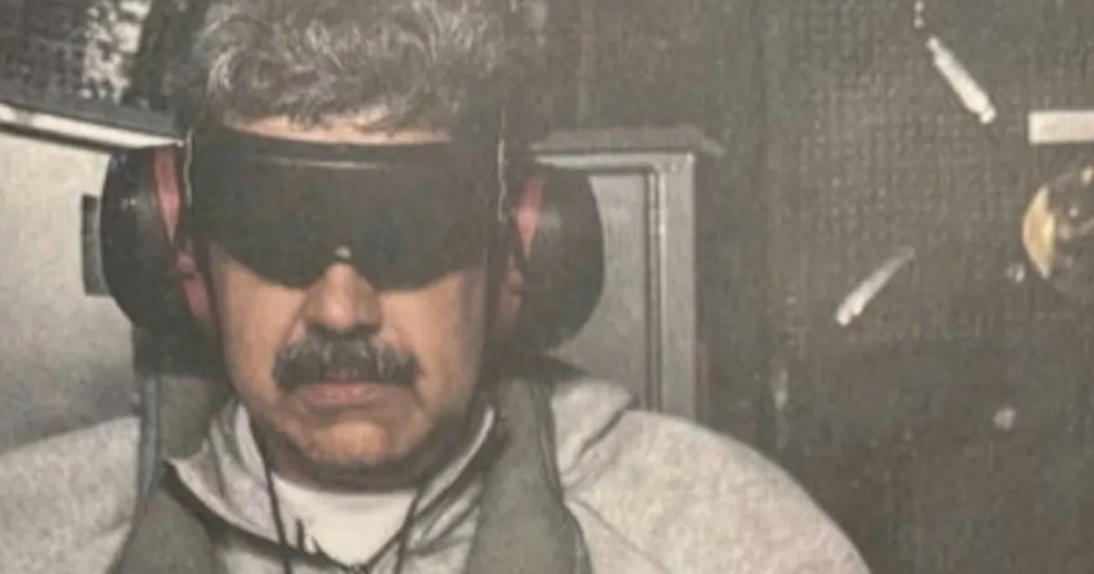 VIDEO ⟩ Neli kostüümi 48 tunniga: Maduro riietevahetus sütitas vandenõuteooriad