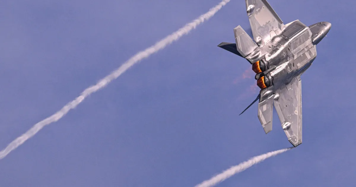 Trump keelas kaitseettevõtetel dividendide maksmise