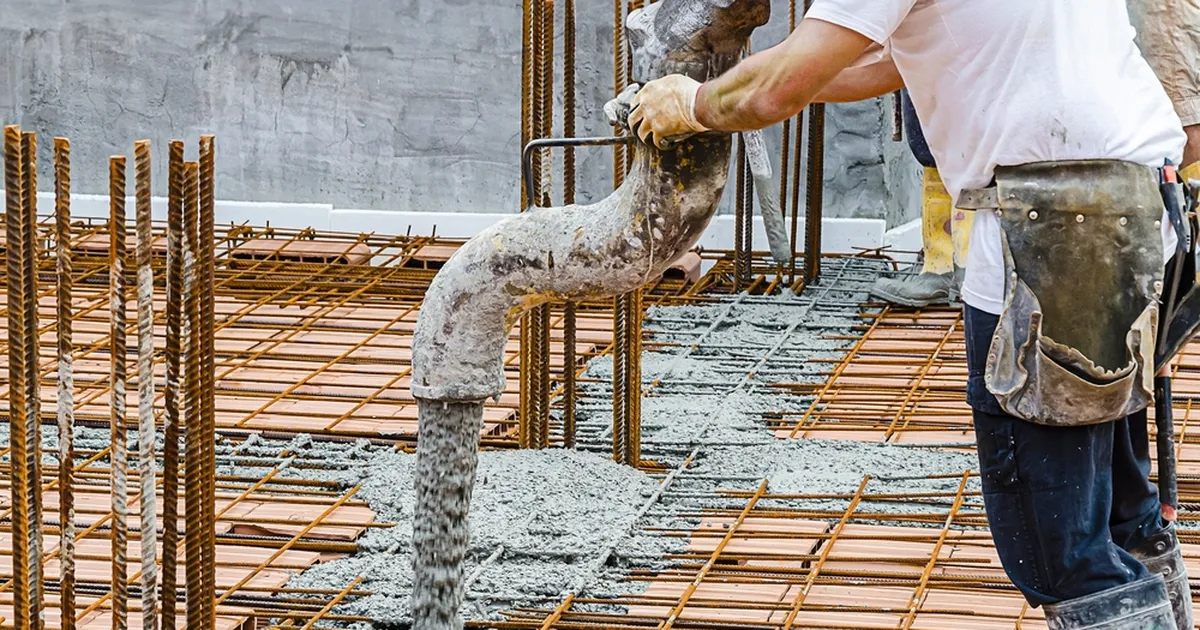 EDEVUSE HIND ⟩ Kohus naeris välja ehitusbossi, kes läks luksuskellaga betooni valama