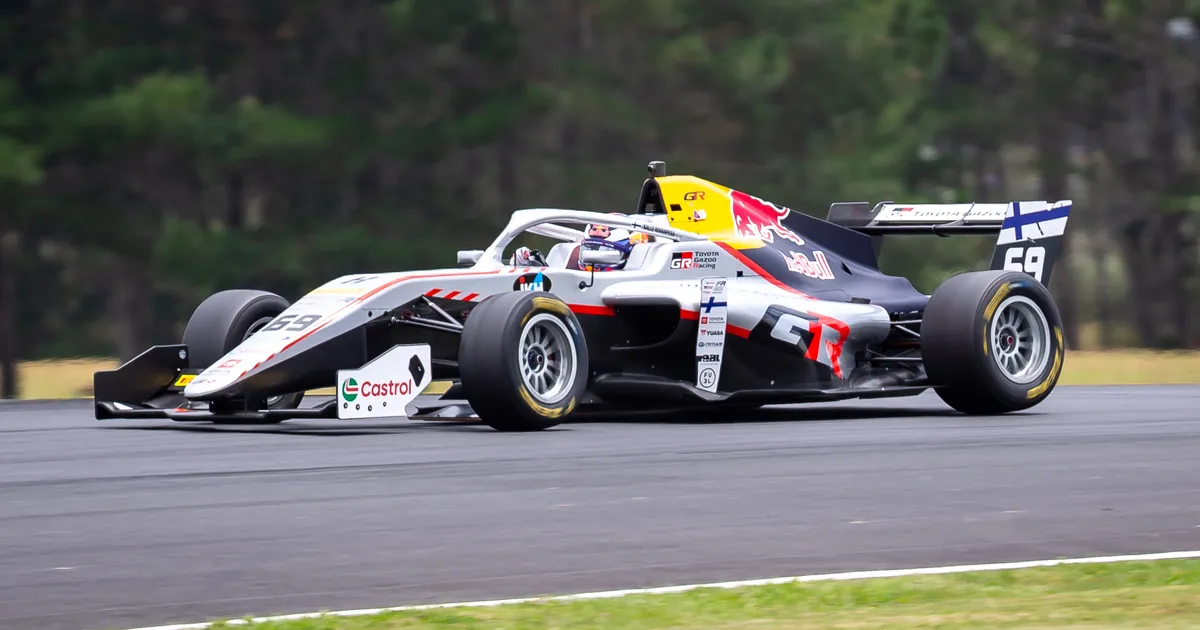 Vormelivõistlusel debüteeriv Rovanperä näitas vabatreeningutel heitlikku minekut