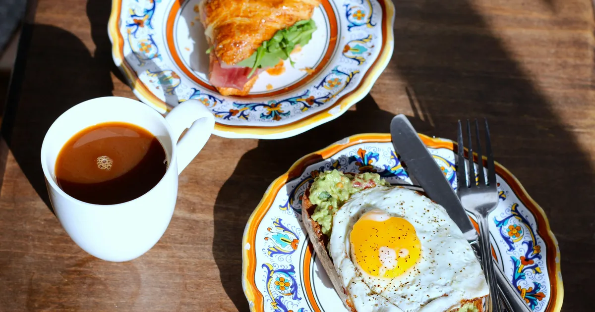 MUNAD JA MUST KOHV ⟩ Menüü, mis aitas 20 kg kaotada ja rasvmaksa seljatada