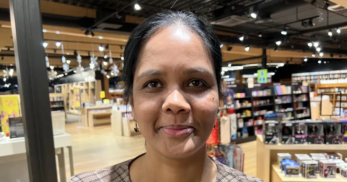 INIMESTEST AEGAMÖÖDA ⟩ Katyayani. Õnnelik eluteaduste doktor Tartust