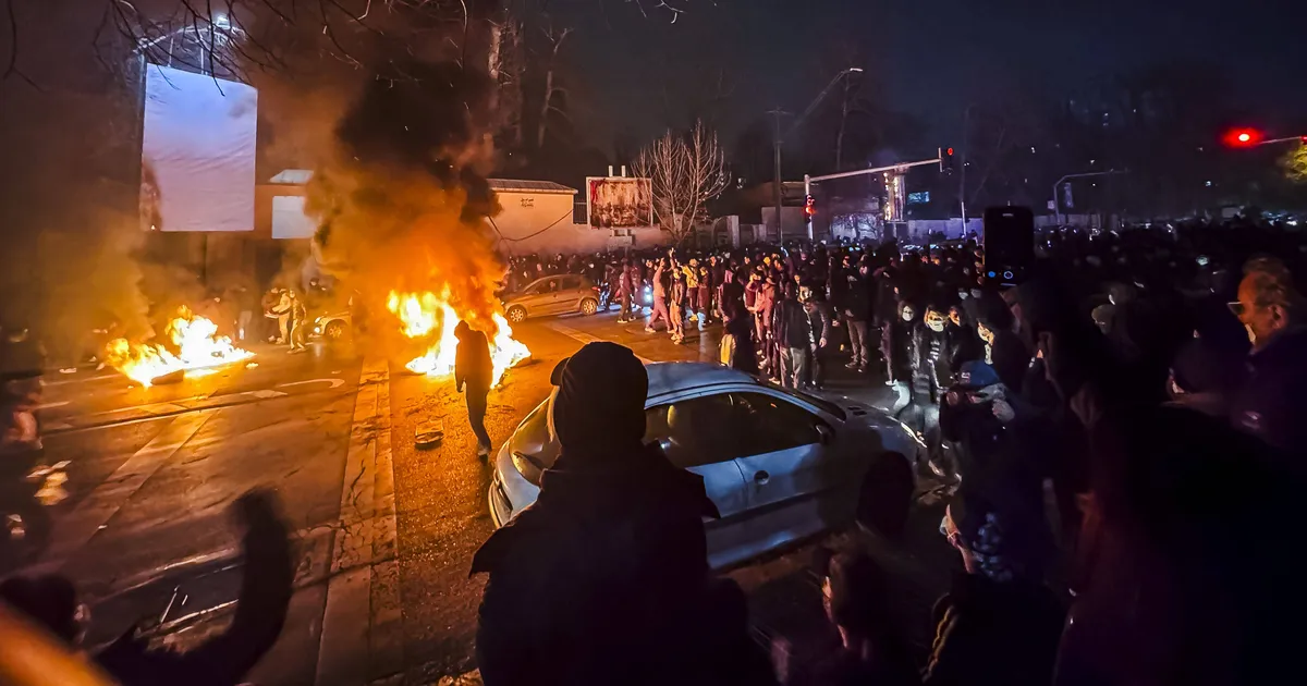 Internet maas ja telefonid tummad: Iraani protestijad trotsivad surmanuhtluse ähvardust