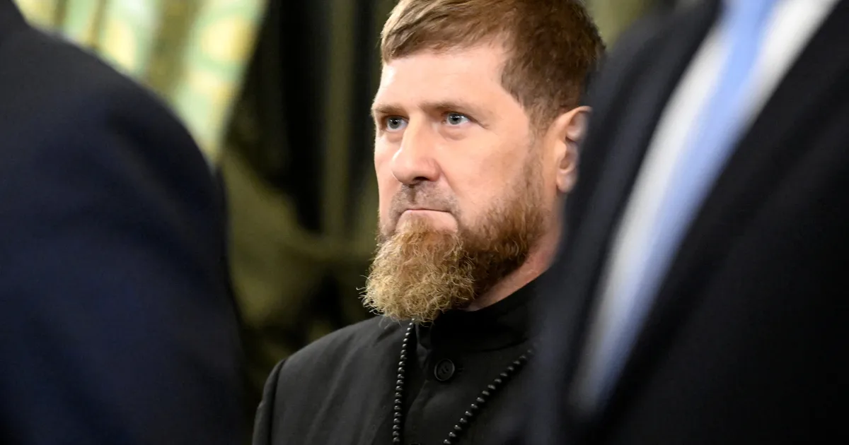 Tõrkuvate neerudega Kadõrov üritab väidetavalt surivoodil oma poega pukki panna