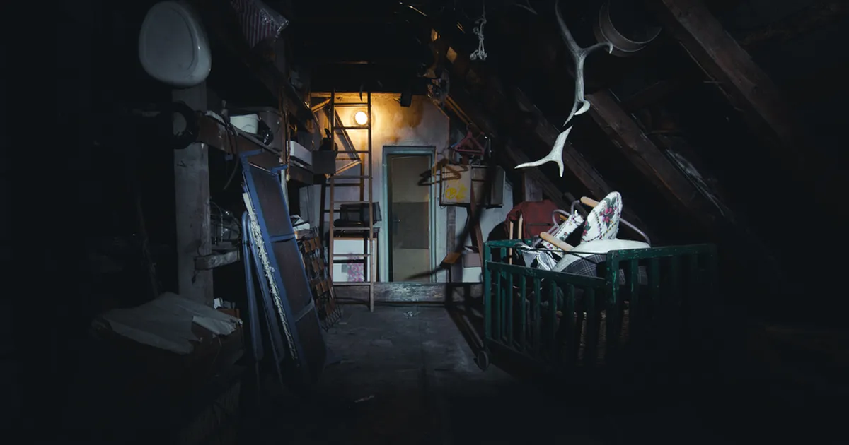 Paar tegi uue kodu pööningul avastuse, mis vallandas ägeda arutelu: tead ju küll, et just nii algavad õudusfilmid!