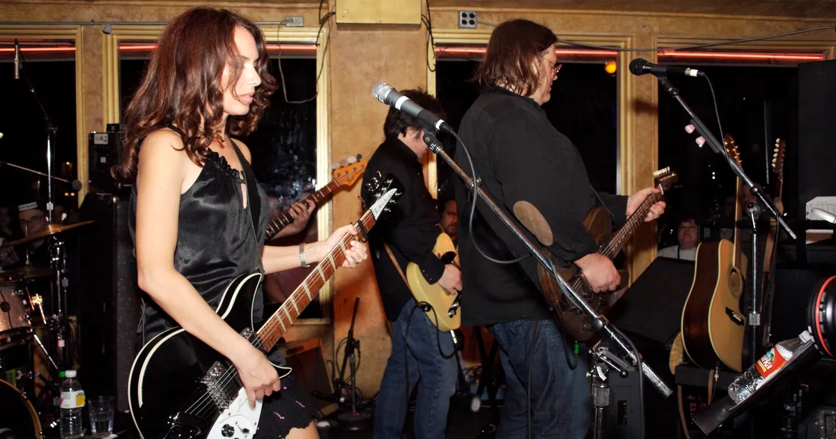 Legendaarne 80ndate popstaar üllatas peaaegu tundmatuseni muutunud välimusega