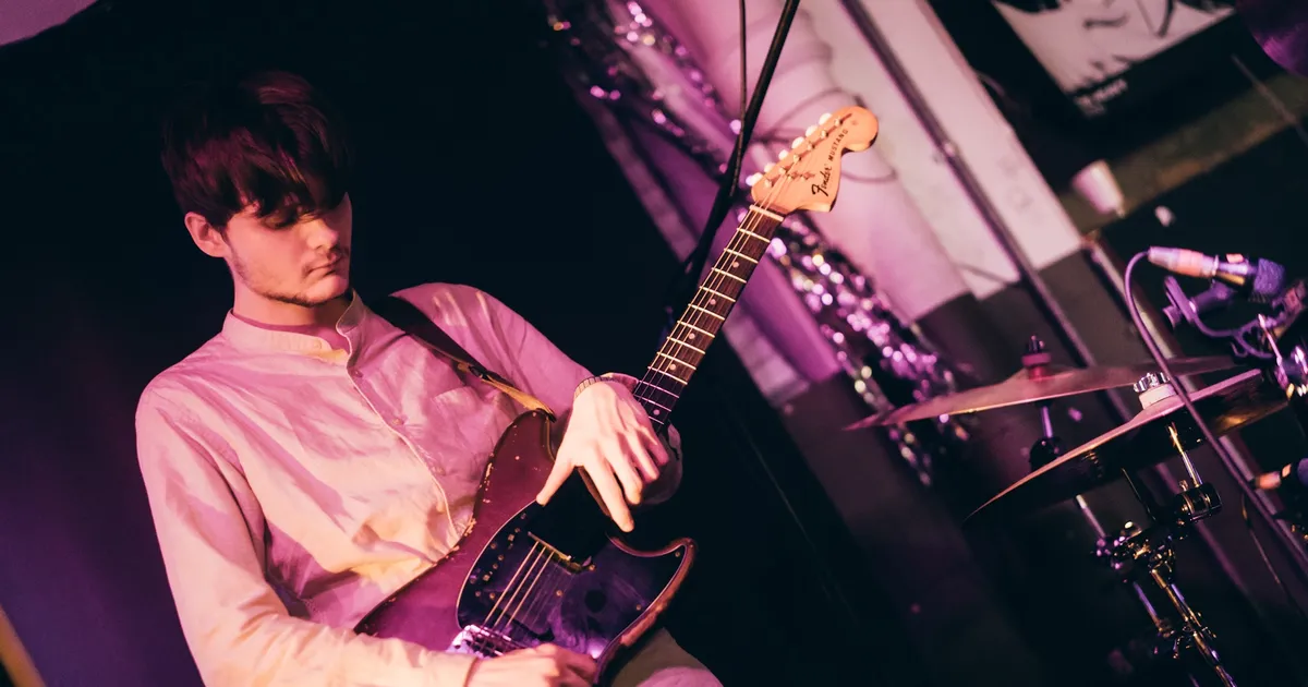 Lootustandva Briti ansambli asutajaliige suri vaid 26-aastaselt