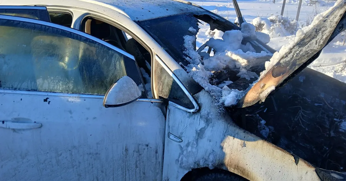 PILDID ⟩ Tartu lähistel põlesid auto ja töökoda, Elvas rõdu