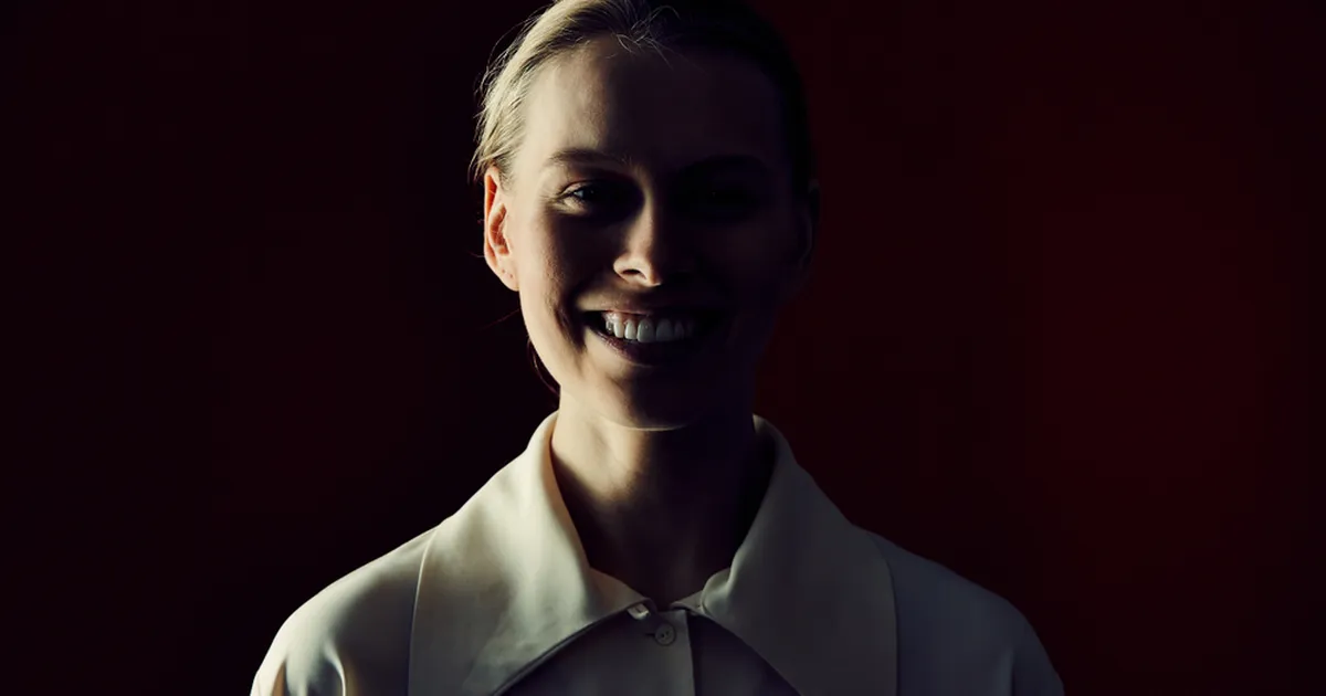 KURATLIK NAINE ⟩ Ennekuulmatu leping viis pahaaimamatu armukese hauda