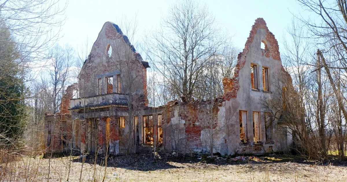 AEGRUUM ⟩ Ühe suursuguse talumaja elu ja surm