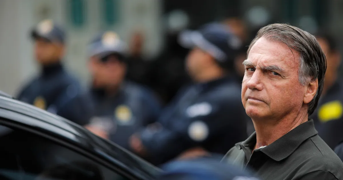 Brasiilia ekspresident Boslonaro hakkab vangistust lühendama raamatuid lugedes