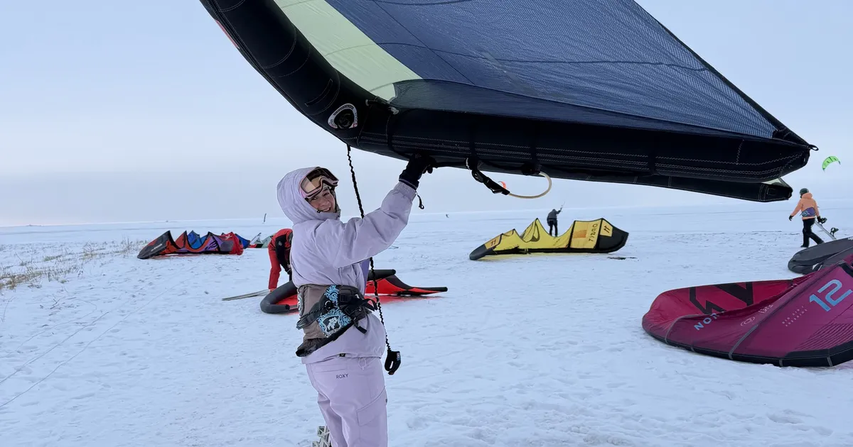 GALERII ⟩ Maailmameistrist võidumees kihutas Pärnu lahel kuni 70 kilomeetrit tunnis