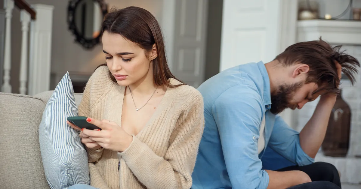 ÜLE PIIRI VÕI MÕISTLIK? ⟩ Eestlane usaldusest suhtes: «Olen aru saanud, et partner käib aeg-ajalt salaja minu telefonis»