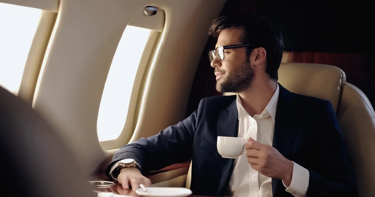 Stjuardess paljastab: seda tehes võid endale kindlustada koha äriklassis - ja seda tasuta