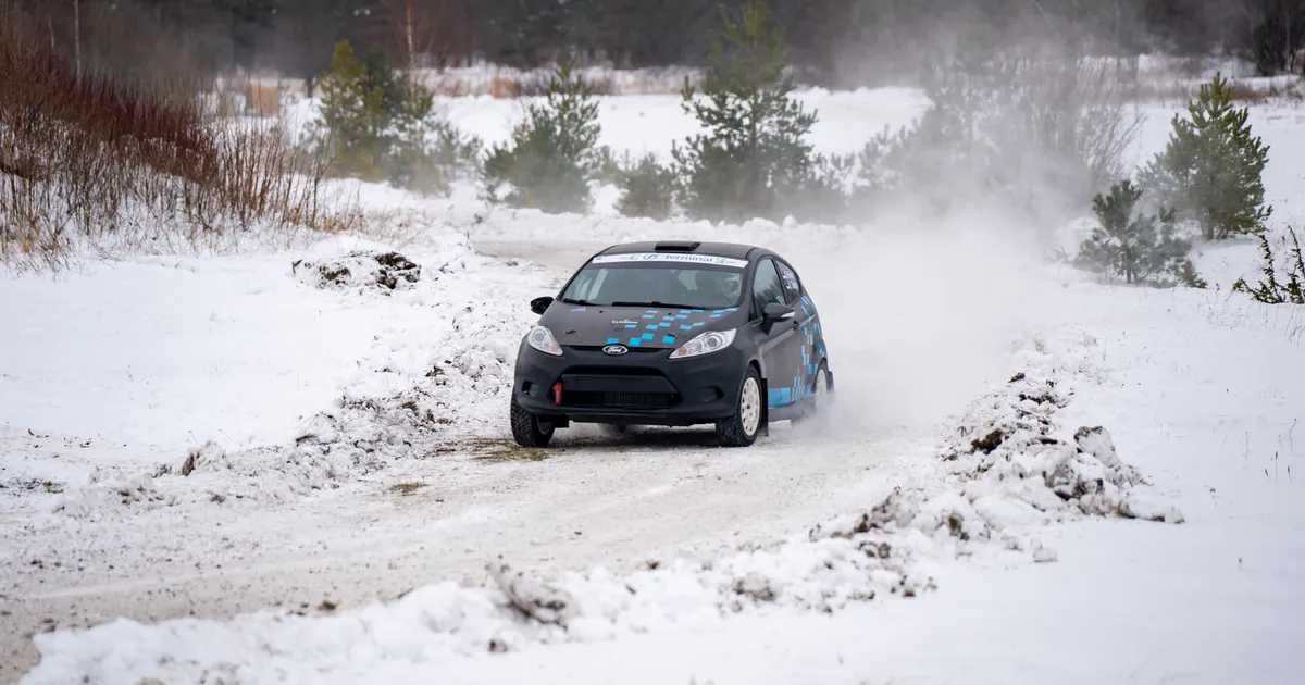 GALERII JA VIDEO ⟩ Uustla talu põllul kimasid taaskord rallikad