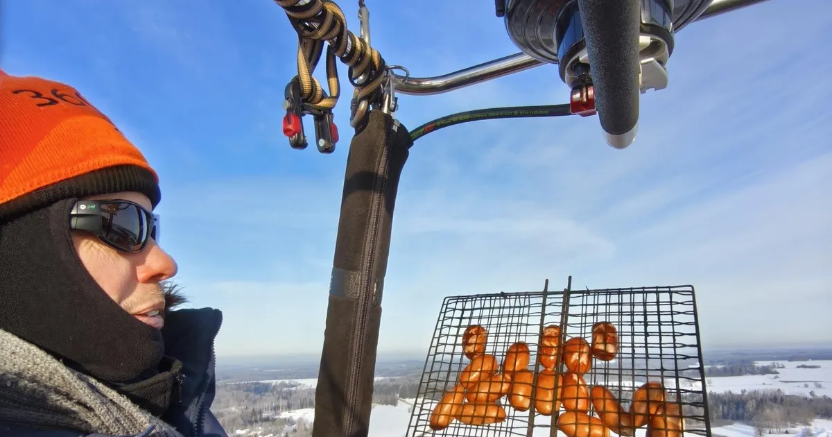 VIDEO JA GALERII ⟩ Kuumaõhupallis grilliti kibekülmal pühapäeval vorste