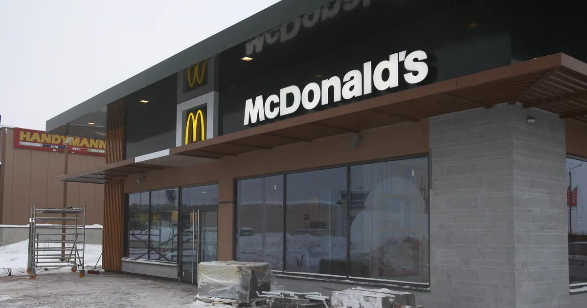 Purjus peaga Tartu McDonald'si sisse sõitnud noore juhi osas menetlust ei alustatud