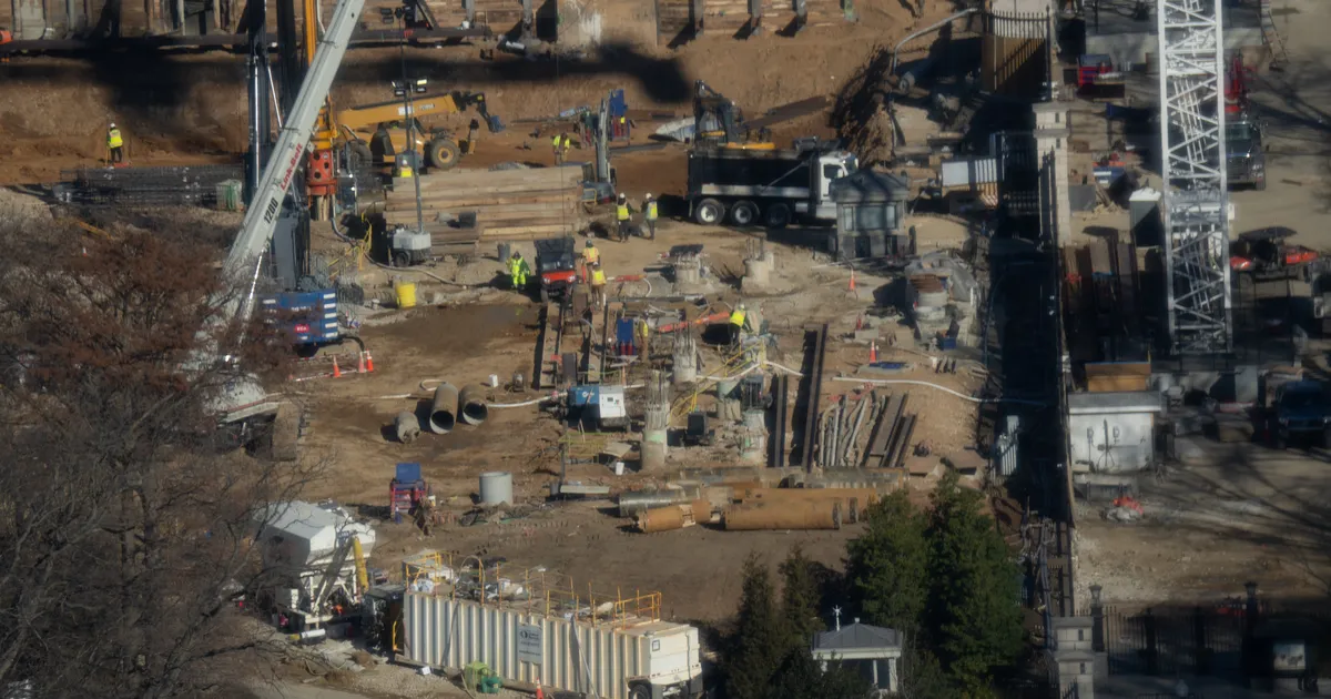 Valge Maja idatiiva ballisaali alla rajatakse midagi salajast