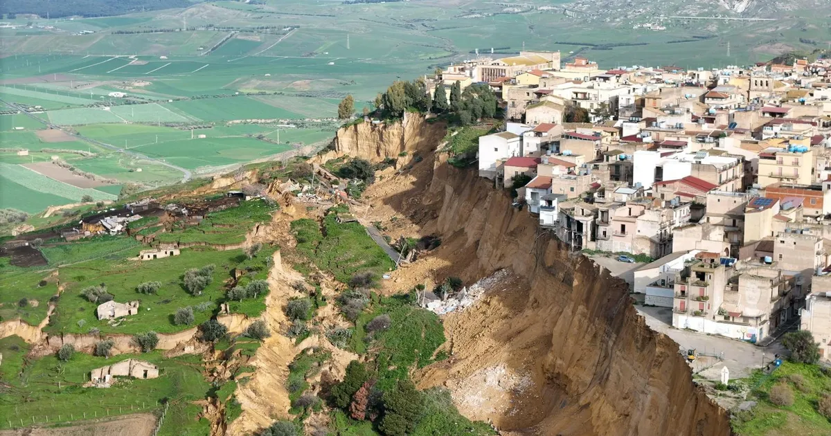 Sitsiiliasi tekitas maalihe linna veerele nelja kilomeetri pikkuse kuristiku