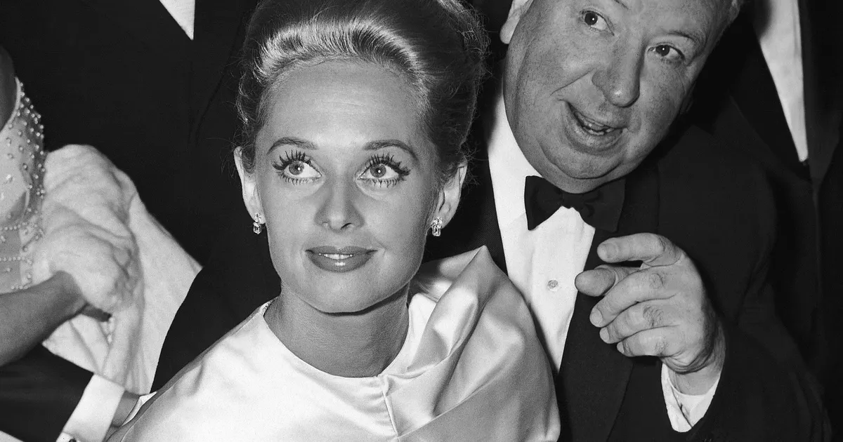 HARULDASED FOTOD ⟩ Legendaarne Hollywoodi näitlejanna ilmus oma 96. sünnipäeva puhul avalikkuse ette